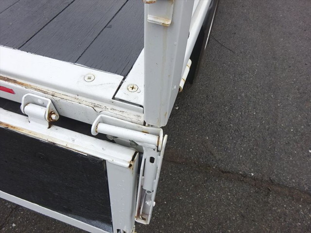 いすゞエルフ平ボディ小型（2t・3t）[写真12]