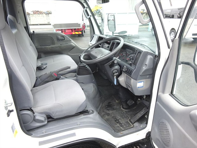 いすゞエルフ平ボディ小型（2t・3t）[写真15]