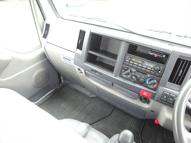 いすゞエルフ平ボディ小型（2t・3t）[写真18]