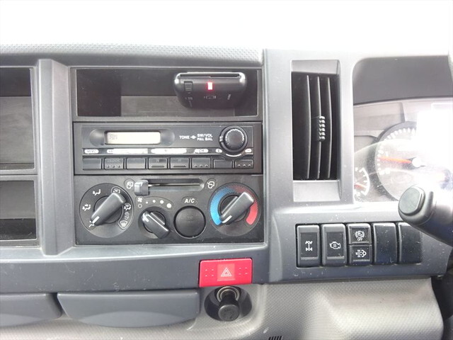 いすゞエルフ平ボディ小型（2t・3t）[写真19]