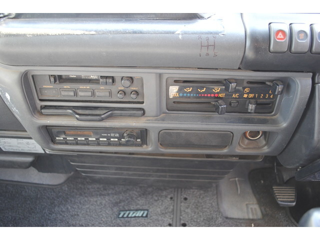 マツダタイタン平ボディ小型（2t・3t）[写真28]