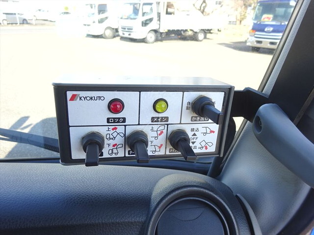 三菱ふそうキャンターパッカー車（塵芥車）小型（2t・3t）[写真26]