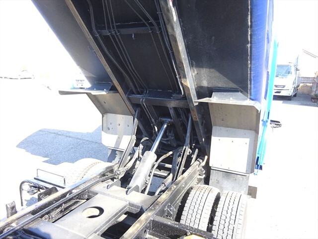 三菱ふそうキャンターパッカー車（塵芥車）小型（2t・3t）[写真31]