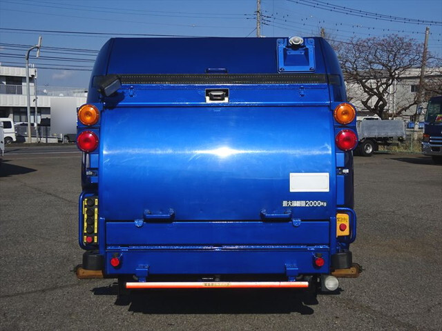 三菱ふそうキャンターパッカー車（塵芥車）小型（2t・3t）[写真36]