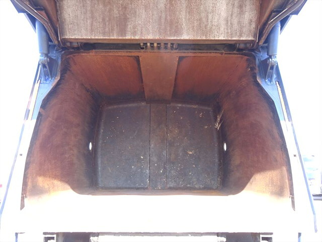 三菱ふそうキャンターパッカー車（塵芥車）小型（2t・3t）[写真39]