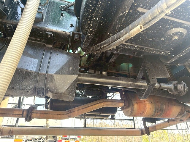 いすゞフォワード汚泥吸引車増トン（6t・8t）[写真13]