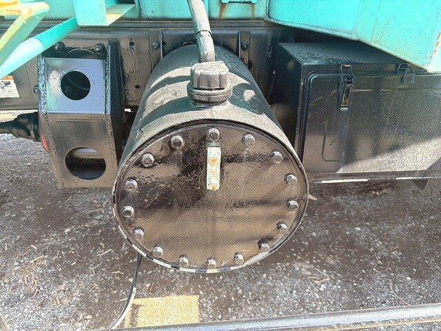 いすゞフォワード汚泥吸引車増トン（6t・8t）[写真16]