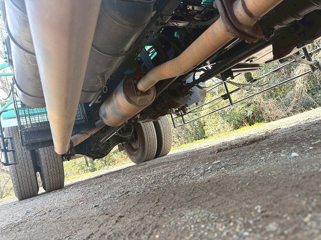 いすゞフォワード汚泥吸引車増トン（6t・8t）[写真19]