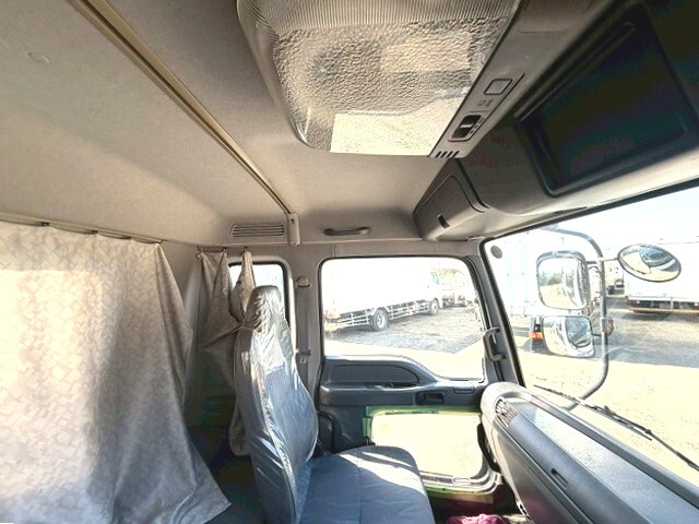 いすゞフォワード汚泥吸引車増トン（6t・8t）[写真40]