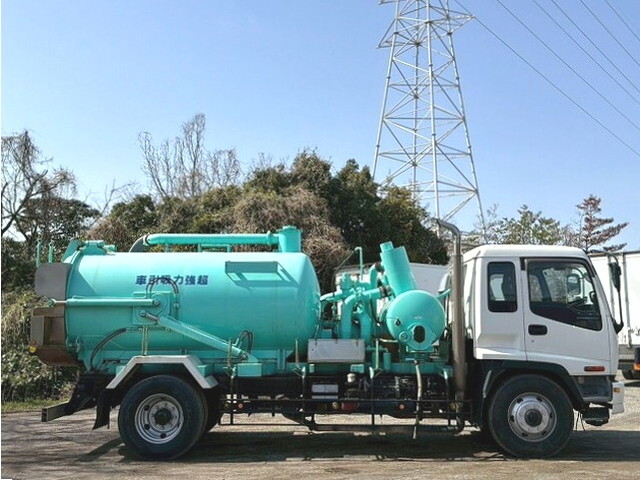 いすゞフォワード汚泥吸引車増トン（6t・8t）[写真08]