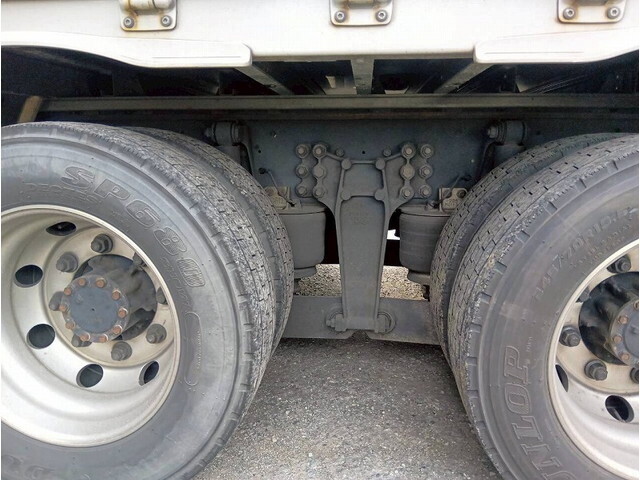 いすゞギガアルミウイング大型（10t）[写真21]