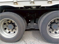 いすゞギガアルミウイング大型（10t）[写真27]