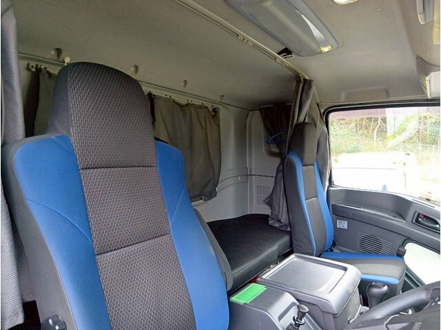 いすゞギガアルミウイング大型（10t）[写真29]