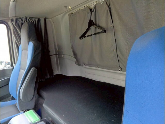 いすゞギガアルミウイング大型（10t）[写真38]