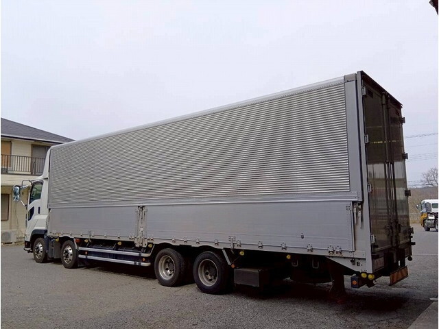 いすゞギガアルミウイング大型（10t）[写真04]