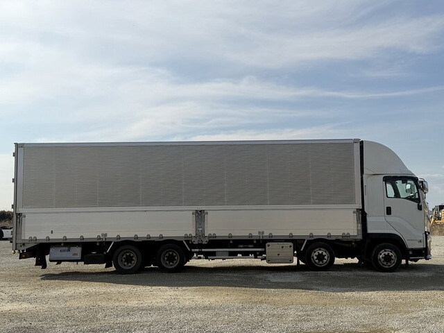 いすゞギガアルミウイング大型（10t）[写真06]