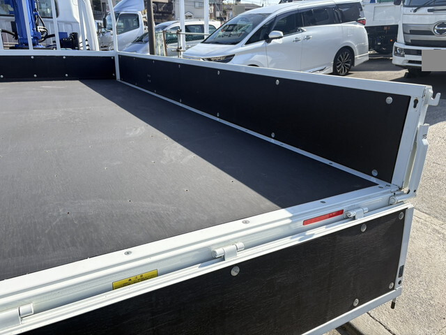 三菱ふそうキャンタークレーン5段小型（2t・3t）[写真11]