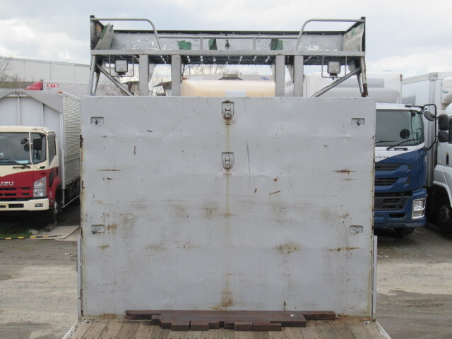 三菱ふそうスーパーグレートアルミブロック大型（10t）[写真10]