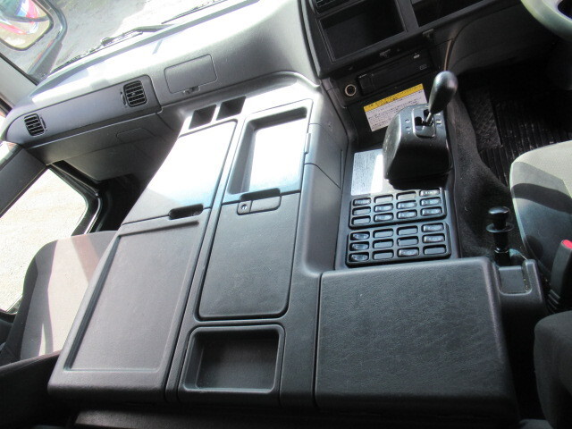 三菱ふそうスーパーグレートアルミブロック大型（10t）[写真21]