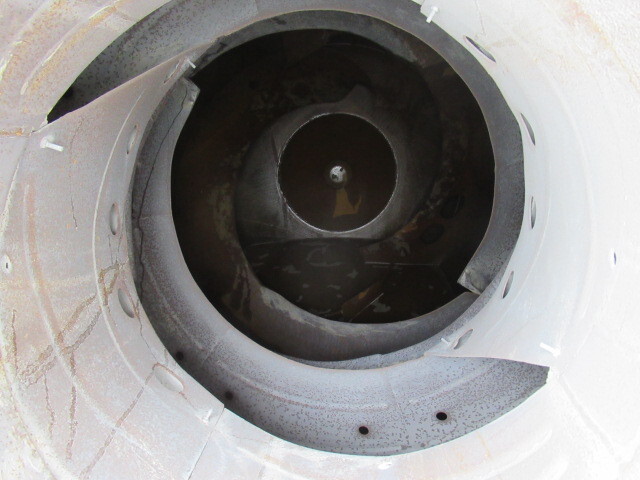 いすゞギガミキサー車（コンクリートミキサー）大型（10t）[写真13]