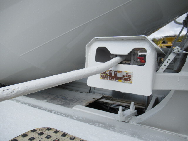 いすゞギガミキサー車（コンクリートミキサー）大型（10t）[写真15]