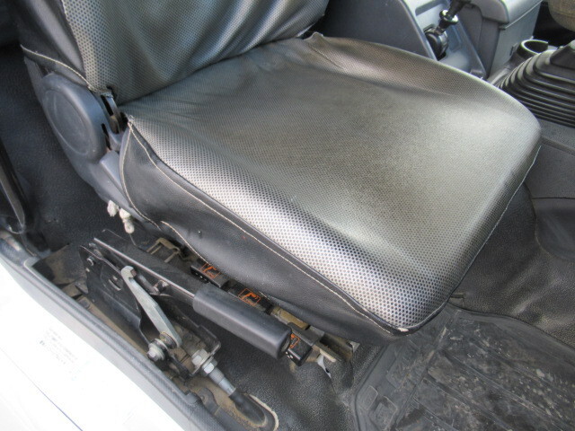 いすゞギガミキサー車（コンクリートミキサー）大型（10t）[写真25]