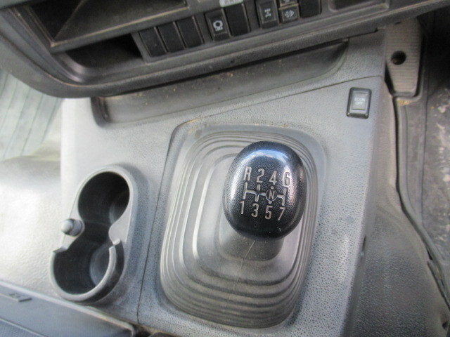 いすゞギガミキサー車（コンクリートミキサー）大型（10t）[写真33]