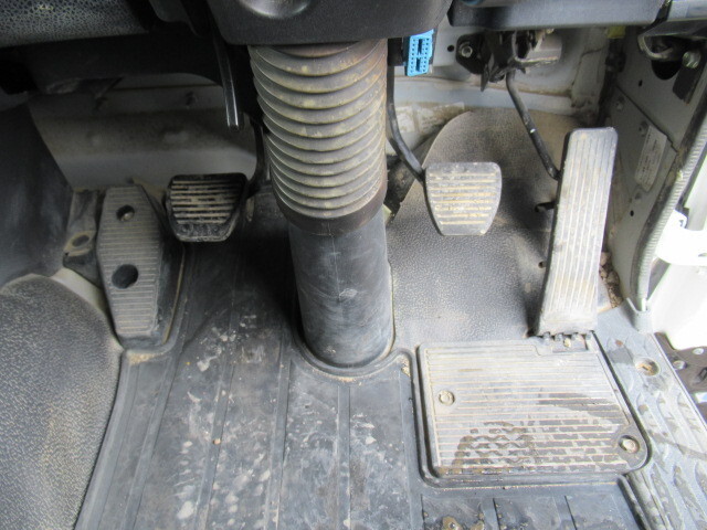 いすゞギガミキサー車（コンクリートミキサー）大型（10t）[写真34]