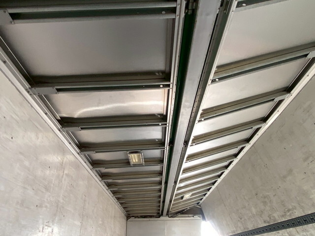 三菱ふそうスーパーグレートアルミウイング大型（10t）[写真12]