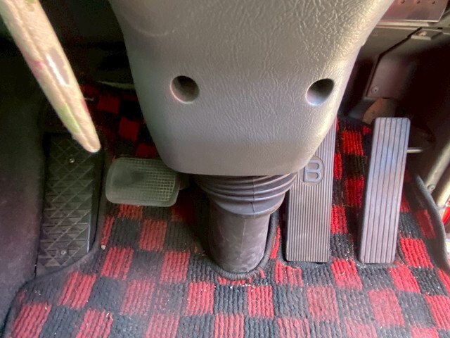 三菱ふそうスーパーグレートアルミウイング大型（10t）[写真16]