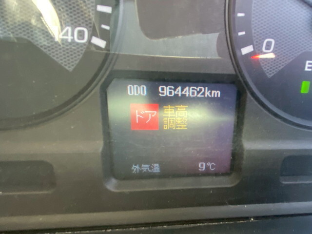 三菱ふそうスーパーグレートアルミウイング大型（10t）[写真17]