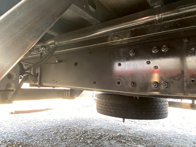 三菱ふそうスーパーグレートアルミウイング大型（10t）[写真09]