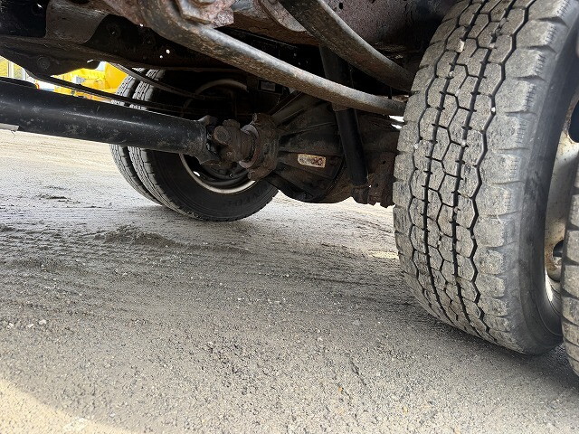 いすゞエルフ平ボディ小型（2t・3t）[写真20]