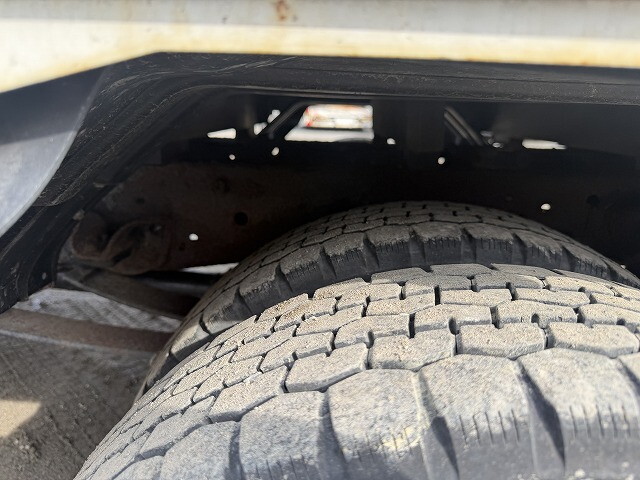 いすゞエルフ平ボディ小型（2t・3t）[写真21]