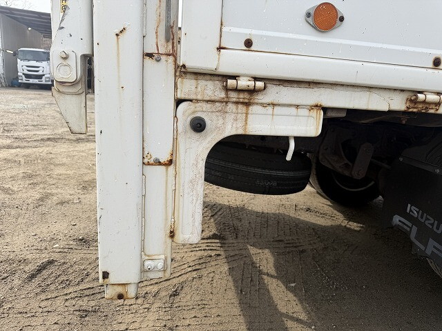 いすゞエルフ平ボディ小型（2t・3t）[写真26]