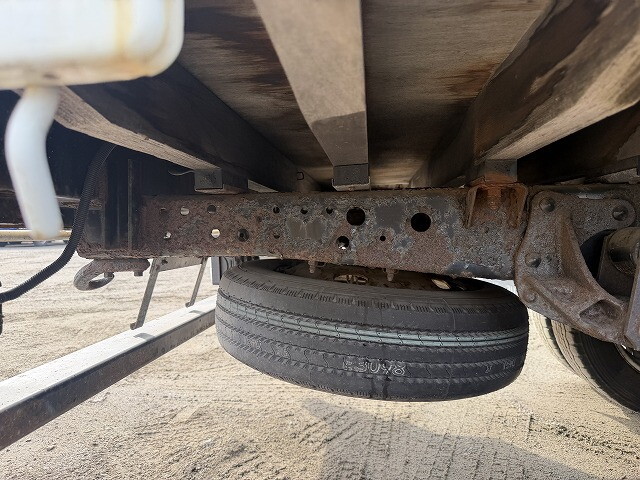 いすゞエルフ平ボディ小型（2t・3t）[写真27]