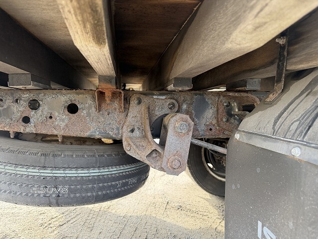 いすゞエルフ平ボディ小型（2t・3t）[写真28]