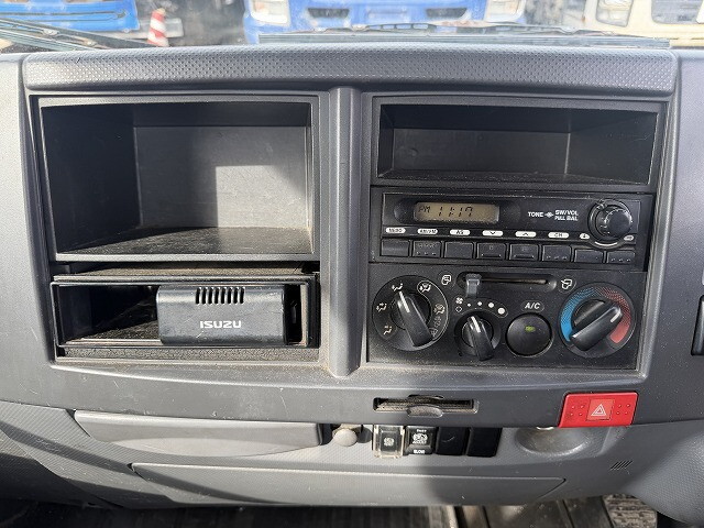 いすゞエルフ平ボディ小型（2t・3t）[写真35]