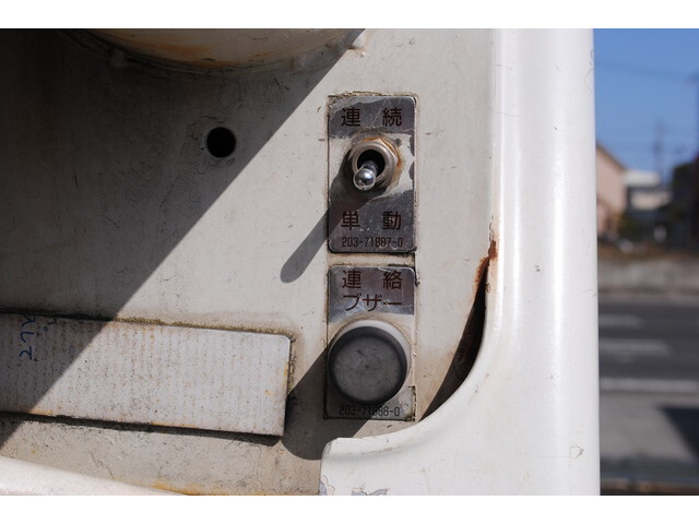 日野レンジャーパッカー車（塵芥車）中型（4t）[写真11]