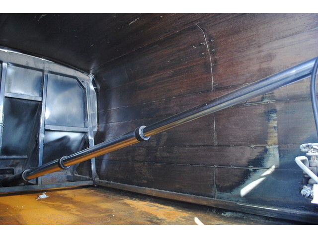 日野レンジャーパッカー車（塵芥車）中型（4t）[写真14]