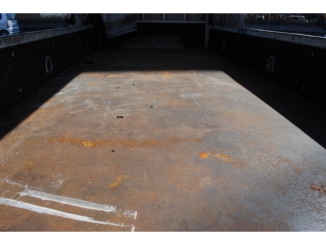 いすゞエルフ幌車小型（2t・3t）[写真16]