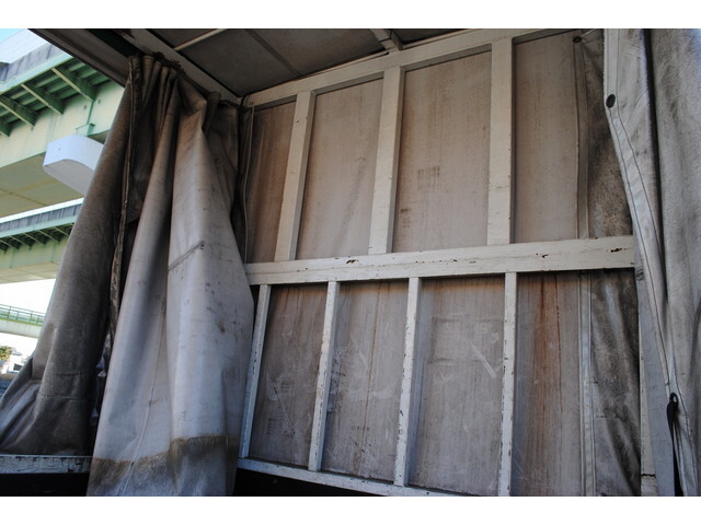 いすゞエルフ幌車小型（2t・3t）[写真18]