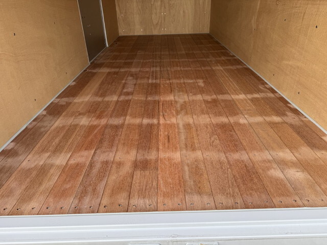 三菱ふそうキャンターアルミバン小型（2t・3t）[写真12]