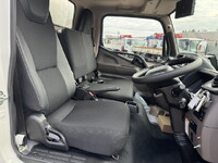 三菱ふそうキャンターアルミバン小型（2t・3t）[写真19]