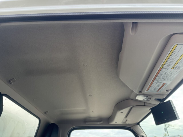 三菱ふそうキャンターアルミバン小型（2t・3t）[写真19]