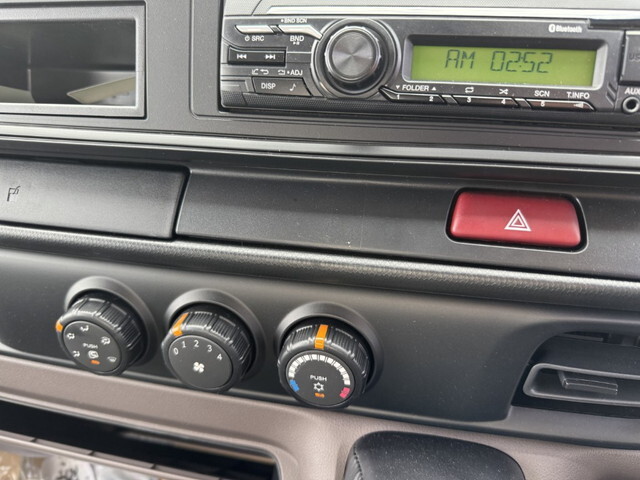 三菱ふそうキャンターアルミバン小型（2t・3t）[写真25]