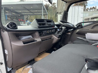 三菱ふそうキャンターアルミバン小型（2t・3t）[写真30]