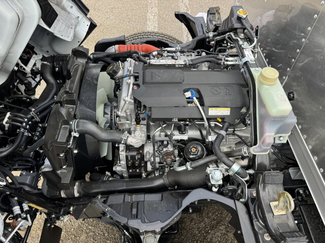 三菱ふそうキャンターアルミバン小型（2t・3t）[写真31]