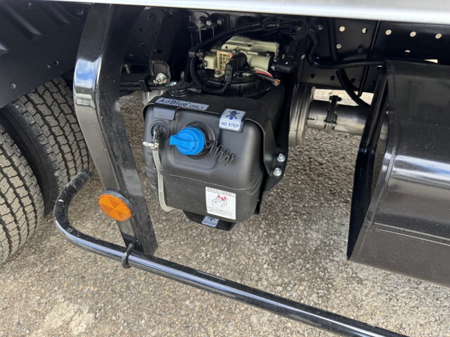 三菱ふそうキャンターアルミバン小型（2t・3t）[写真38]