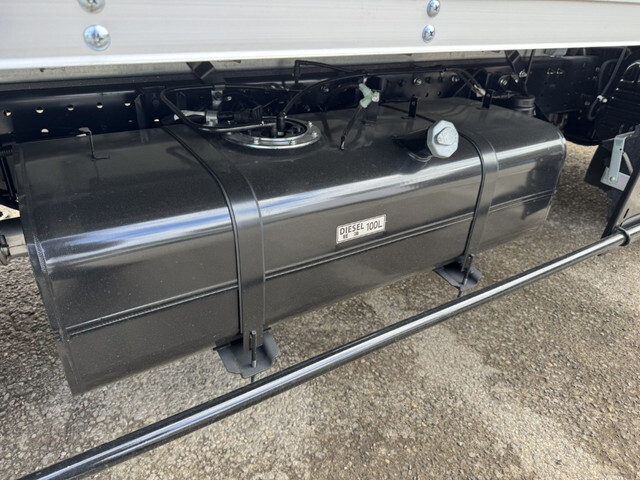 三菱ふそうキャンターアルミバン小型（2t・3t）[写真39]